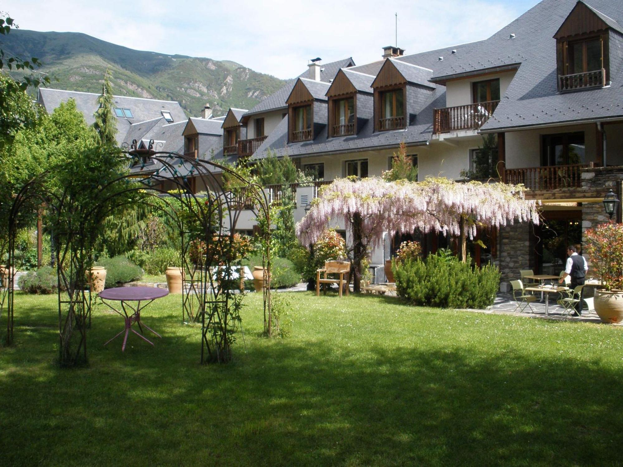 Hotel Mir Saint-Lary-Soulan Exterior photo